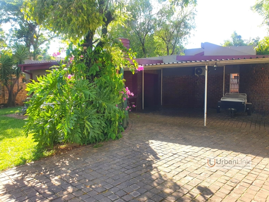 4 Bedroom Property for Sale in Rustenburg Central North West